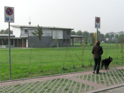 Parcheggio riservato al parco 2 Giugno