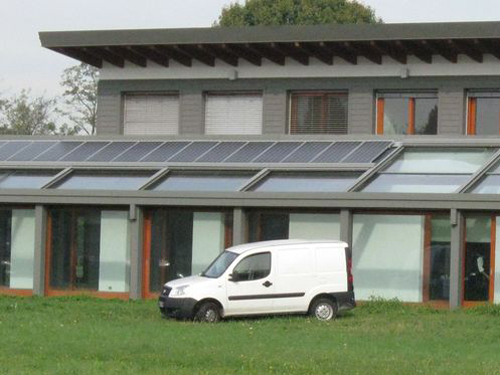 Parcheggio abusivo presso la Casa del parco