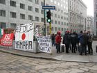 Manifestazione al consolato giapponese