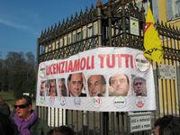 Arcore - manifestazione contro Berlusconi