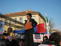 Arcore - manifestazione contro Berlusconi