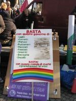 Arcore - manifestazione contro Berlusconi