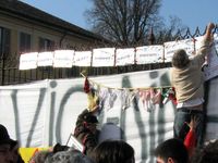 Arcore - manifestazione contro Berlusconi