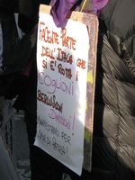 Arcore - manifestazione contro Berlusconi