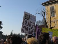 Arcore - manifestazione contro Berlusconi