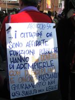 Arcore - manifestazione contro Berlusconi