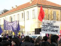 Arcore - manifestazione contro Berlusconi