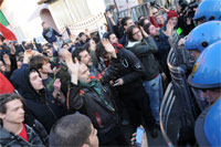 Arcore - manifestazione contro Berlusconi
