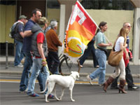 Milano - Occupy piazza Affari. I cani del corteo