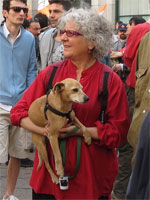 Milano - Occupy piazza Affari. I cani del corteo
