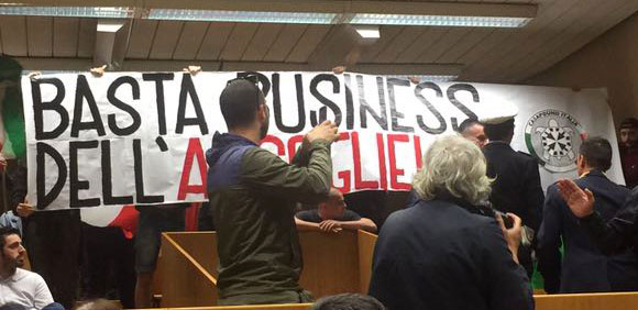 Casa Pound contro l'Accoglienza