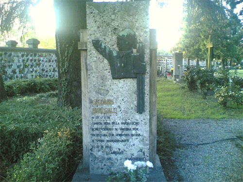 Tomba della camicia nera Giovanni Meregalli al cimitero di Monza